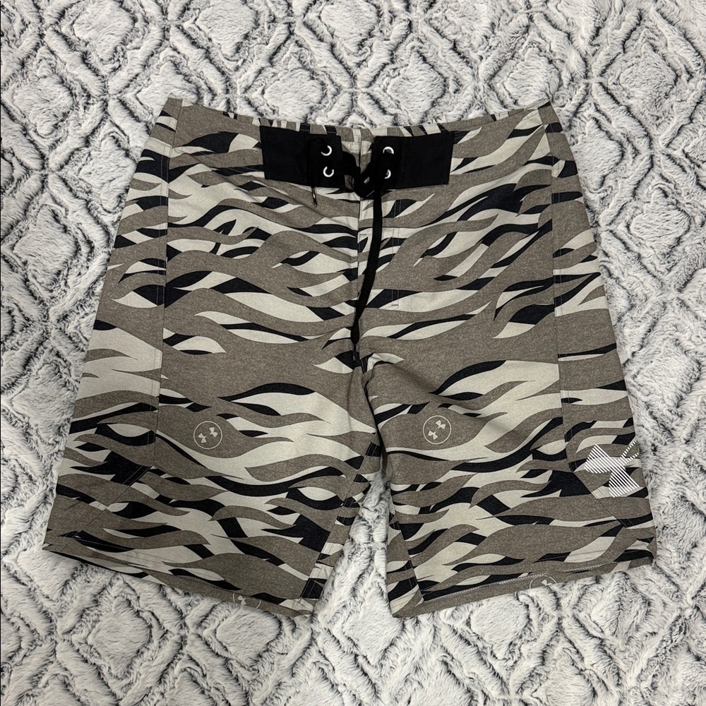 Under Armour Men's Black and Gray Camouflage Board Shorts